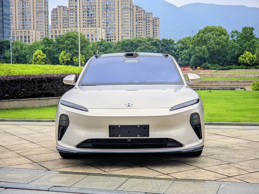 NIO ET5T