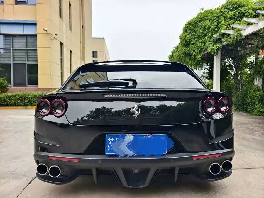 Ferrari GTC4Lusso