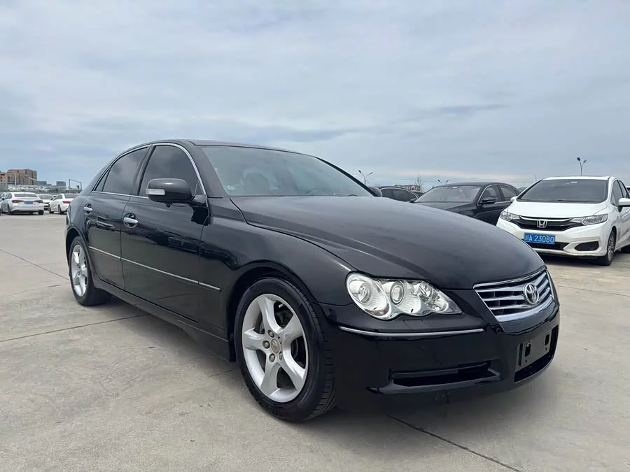 Toyota Reiz