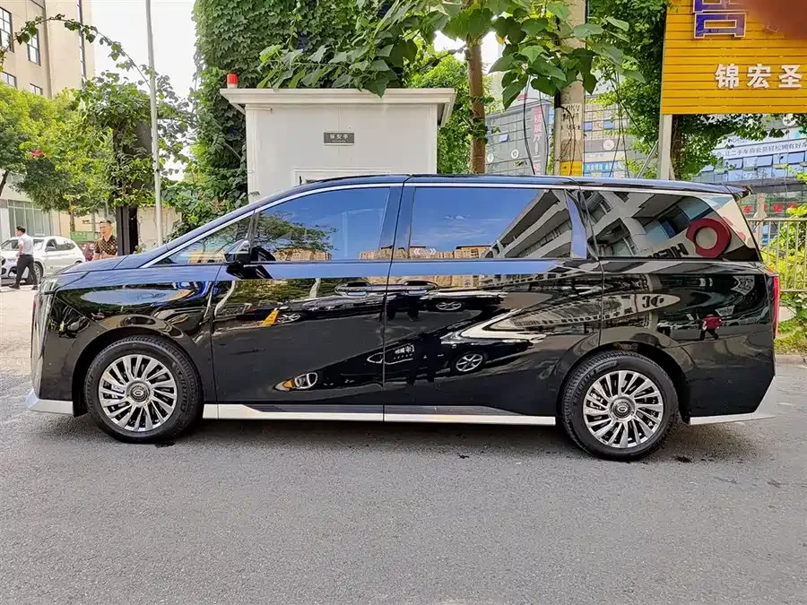 GAC Trumpchi M8
