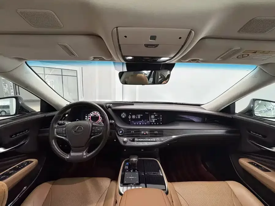 Lexus LS