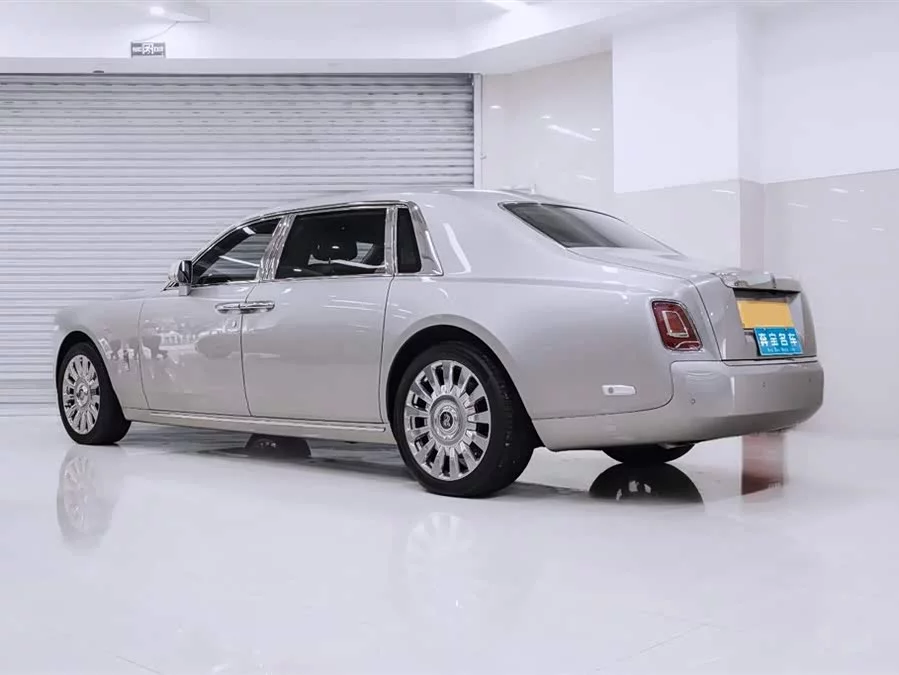 Rolls-Royce Phantom