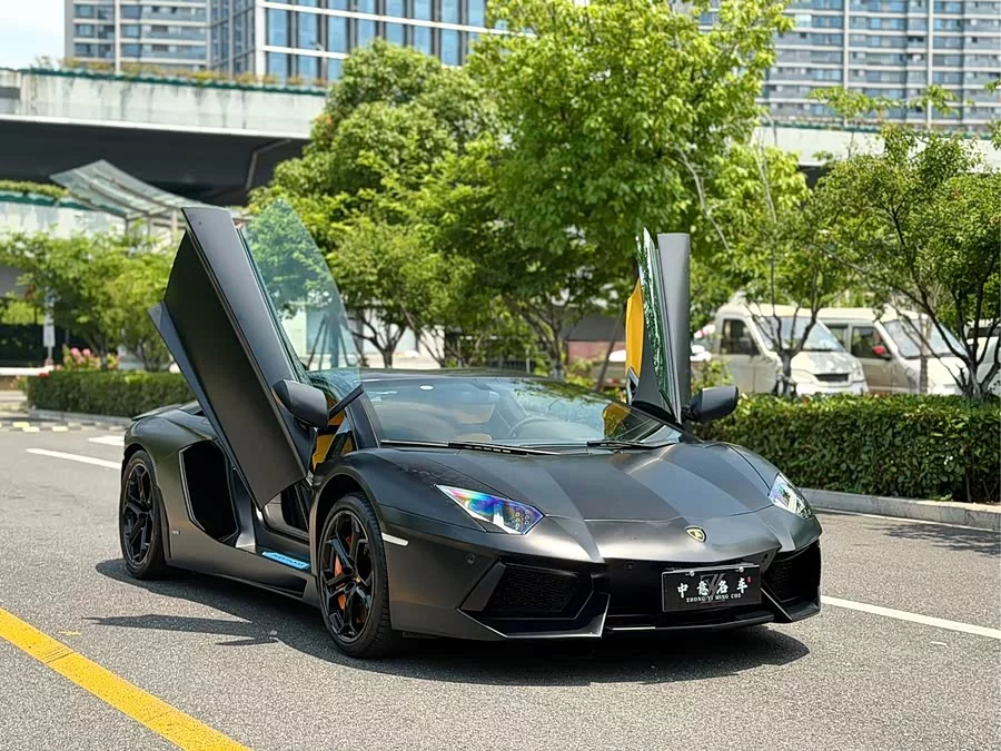 Lamborghini Aventador
