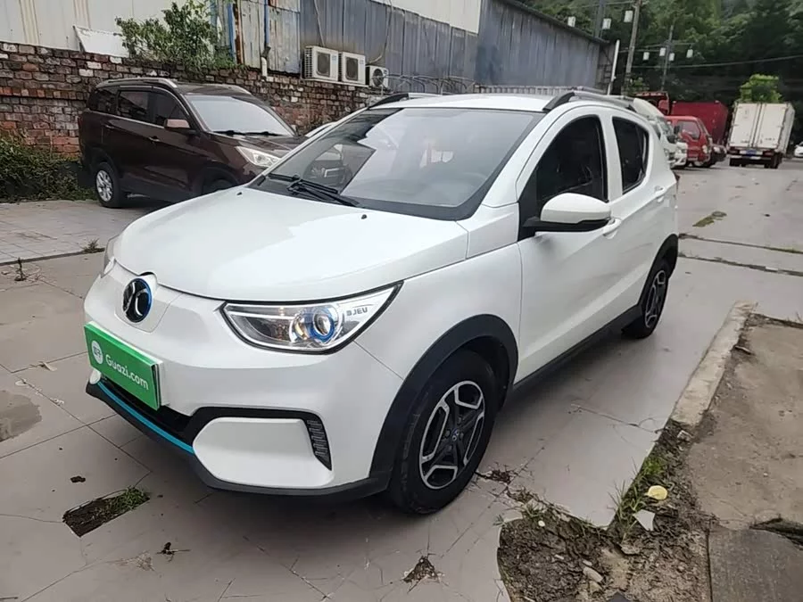 BAIC EC3