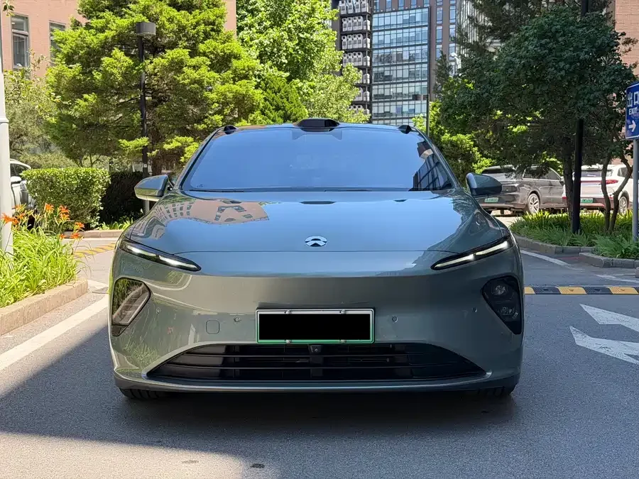 NIO ET7