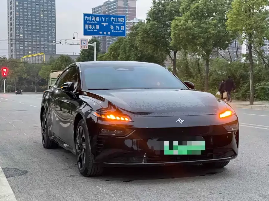 Dongfeng eπ007