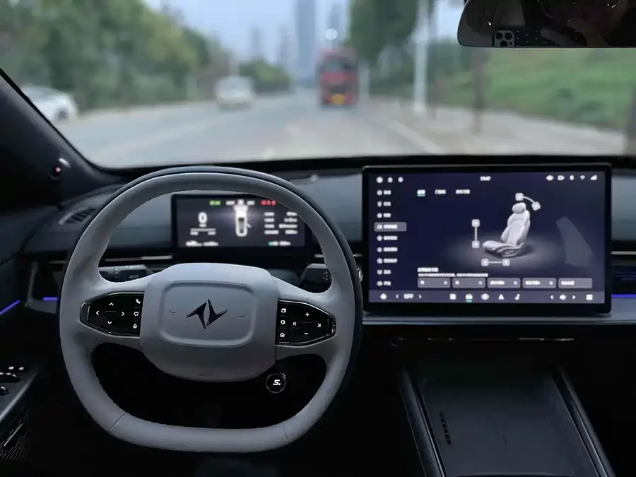 Dongfeng eπ007