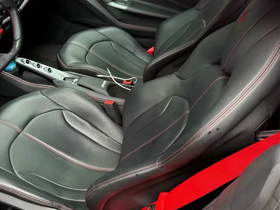Ferrari F8