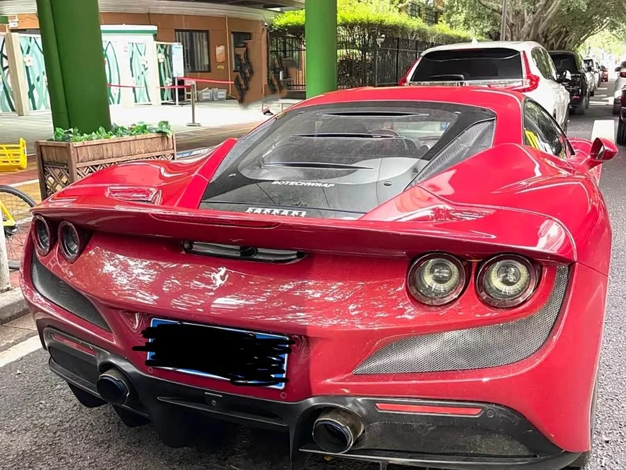 Ferrari F8