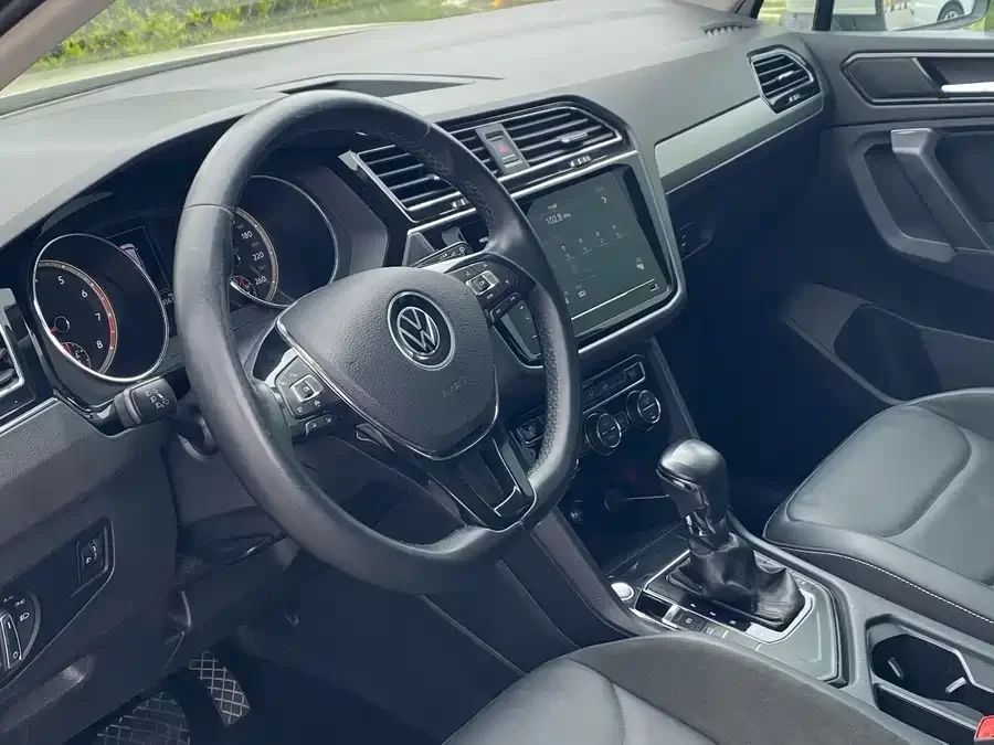 Volkswagen Tiguan L