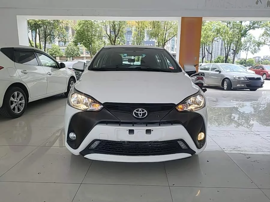 Toyota YARiS L