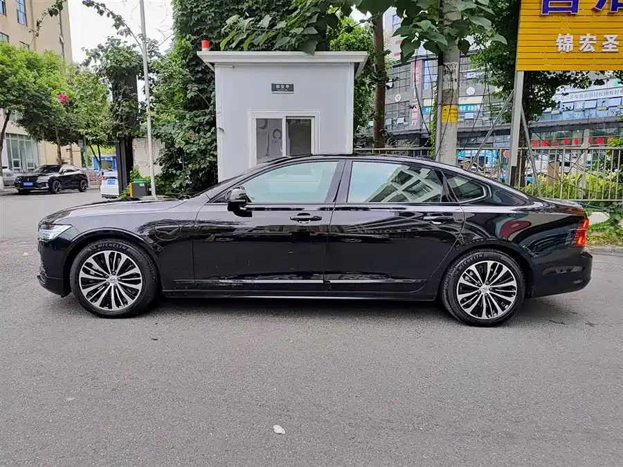 Volvo S90 plug-in hybrid