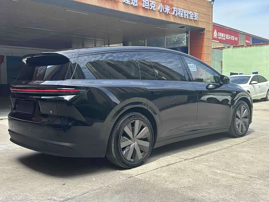 Li Ideal i8