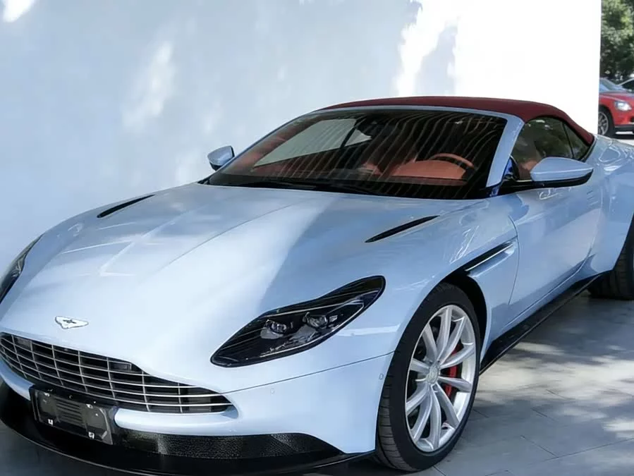 Aston Martin DB11