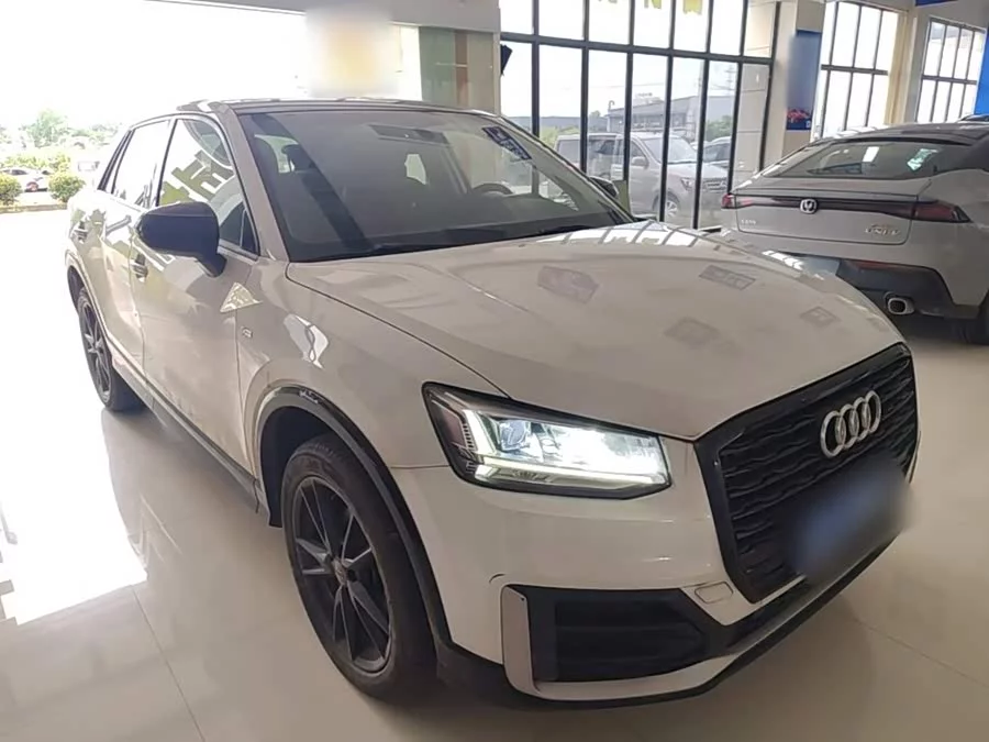 Audi Q2L