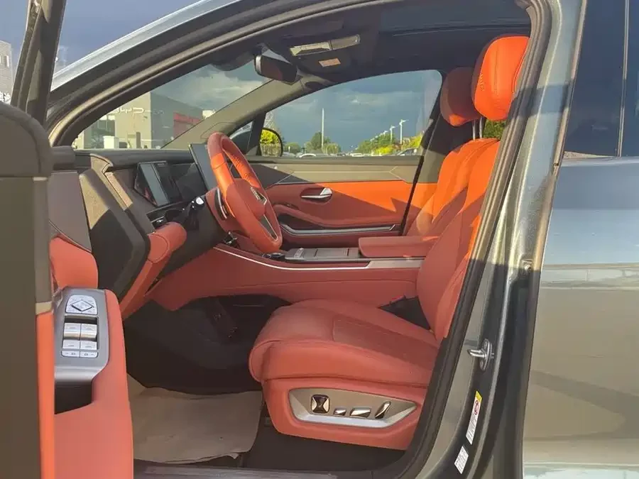 BYD Tang L