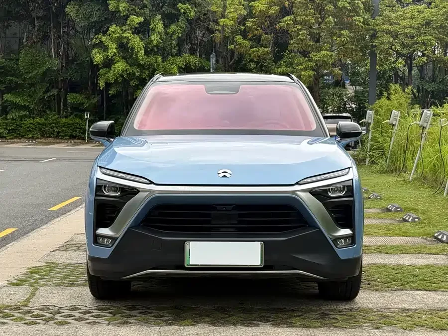 NIO ES8