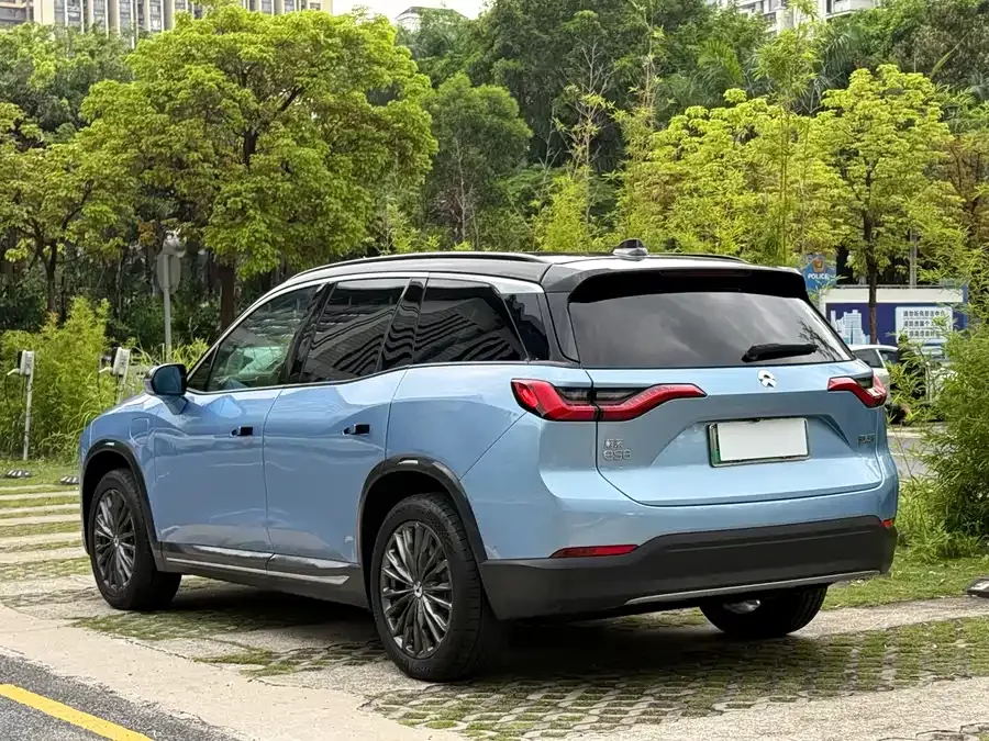 NIO ES8