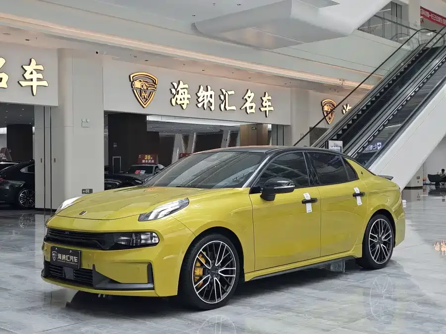Lynk & Co 03