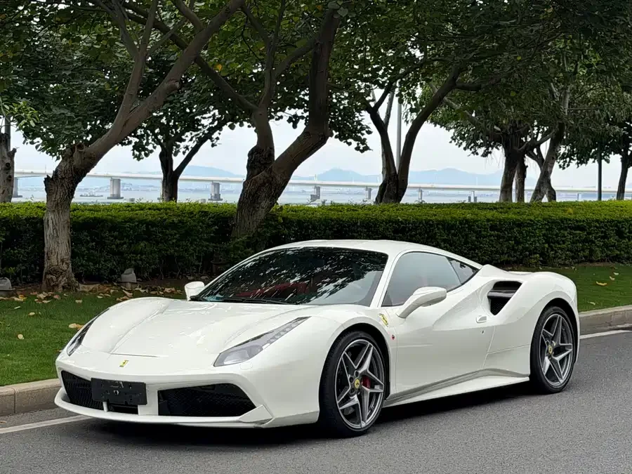 Ferrari 488