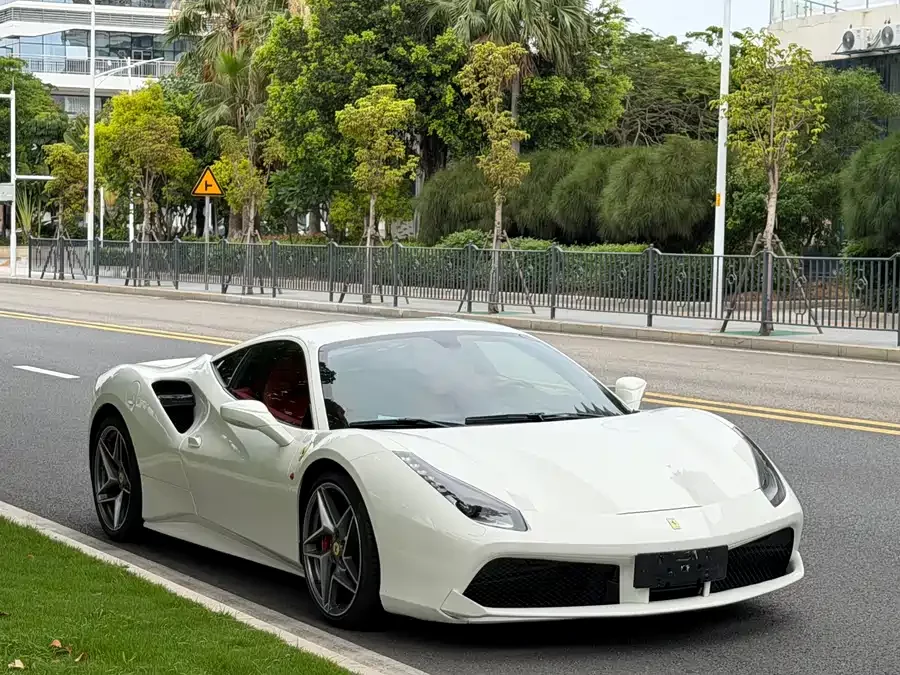Ferrari 488