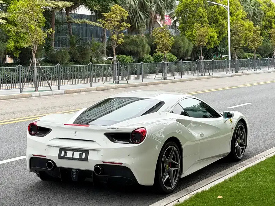 Ferrari 488