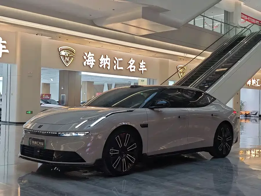 Lynk & Co 10