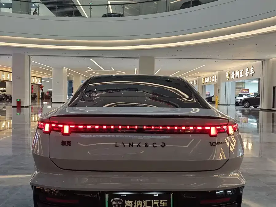 Lynk & Co 10