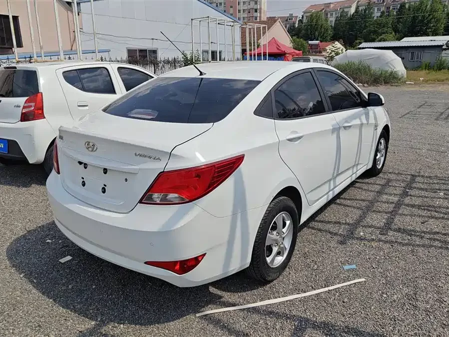 Hyundai Rena