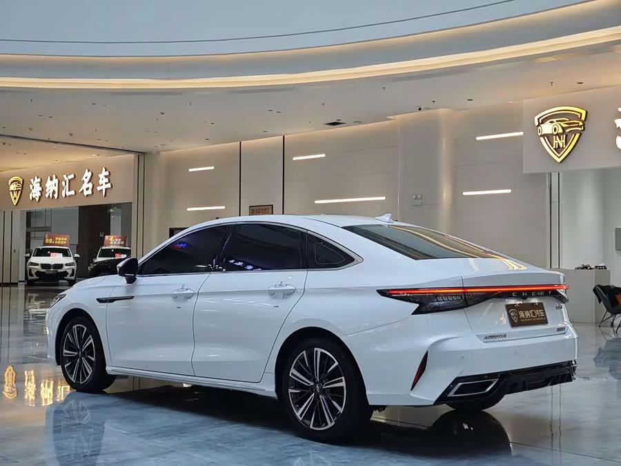 Chery Arrizo 8