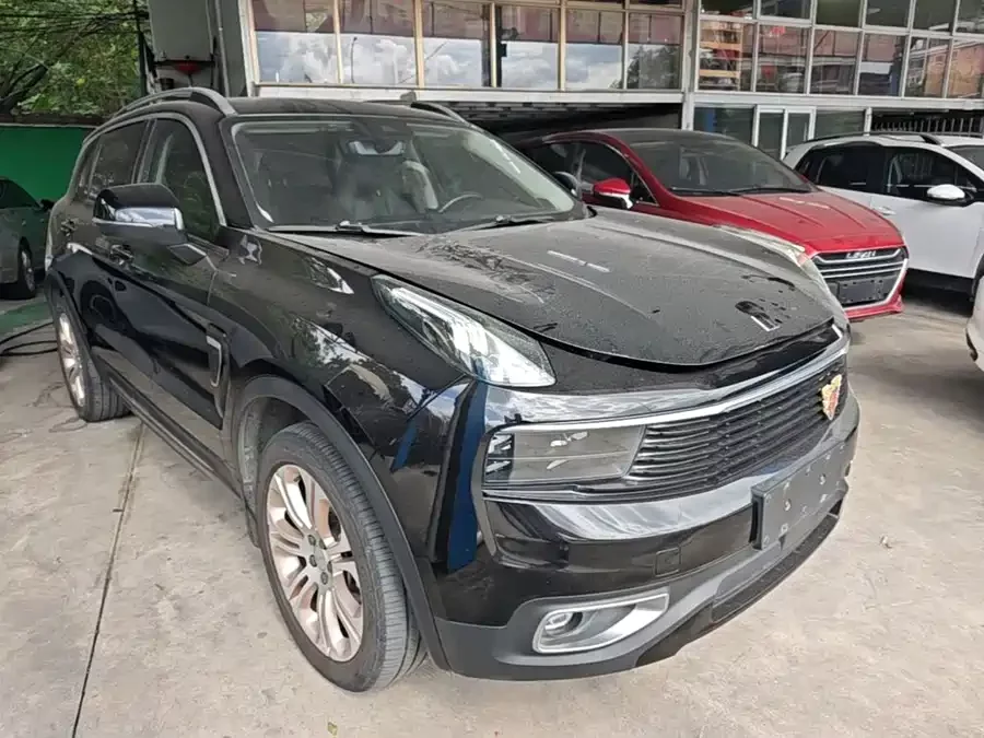 Lynk & Co 01