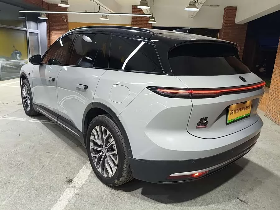 NIO ES6