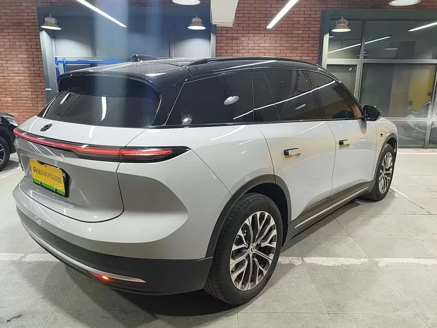 NIO ES6