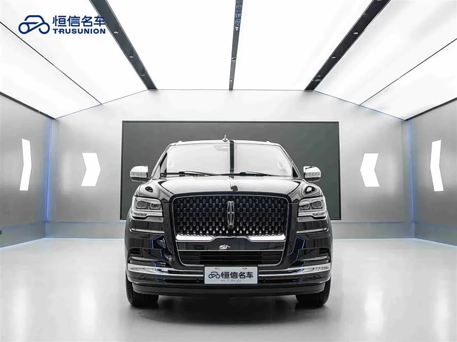 Lincoln Navigator