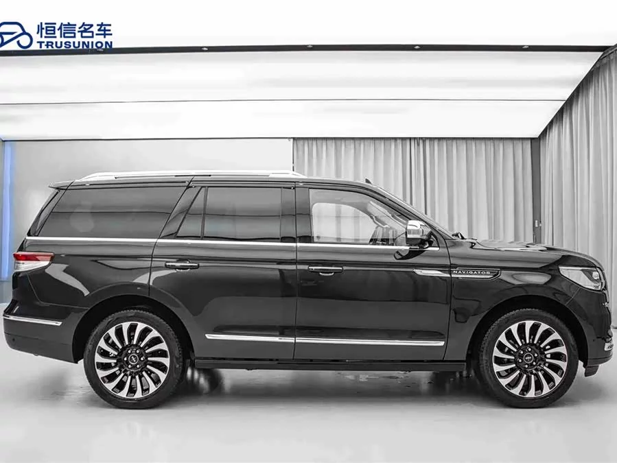 Lincoln Navigator