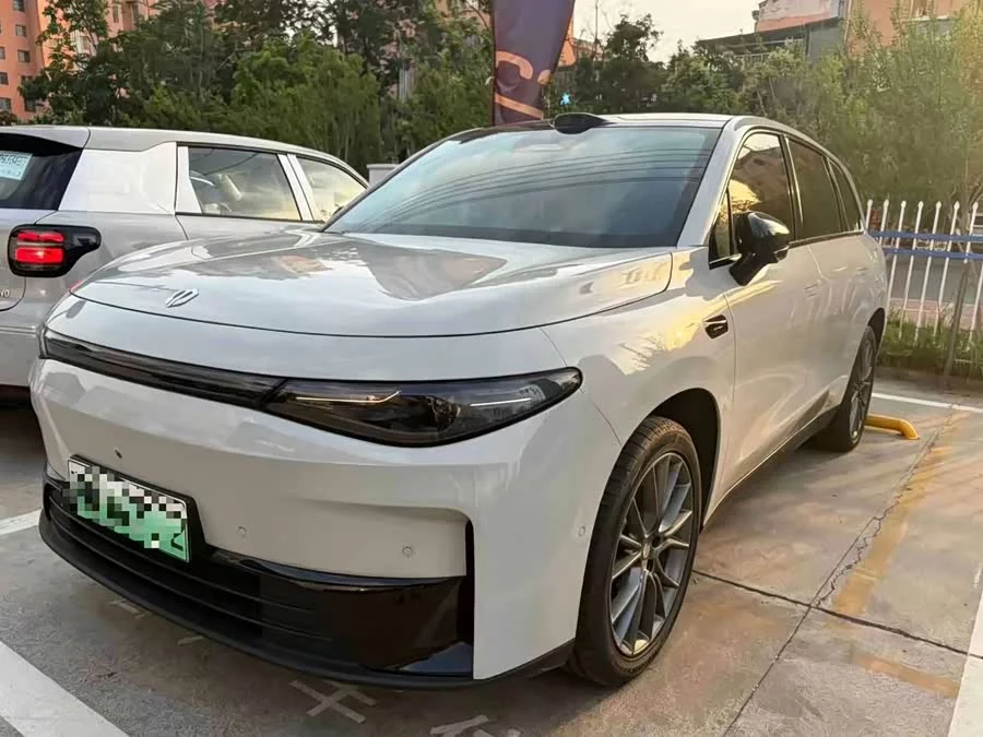 Leapmotor C10