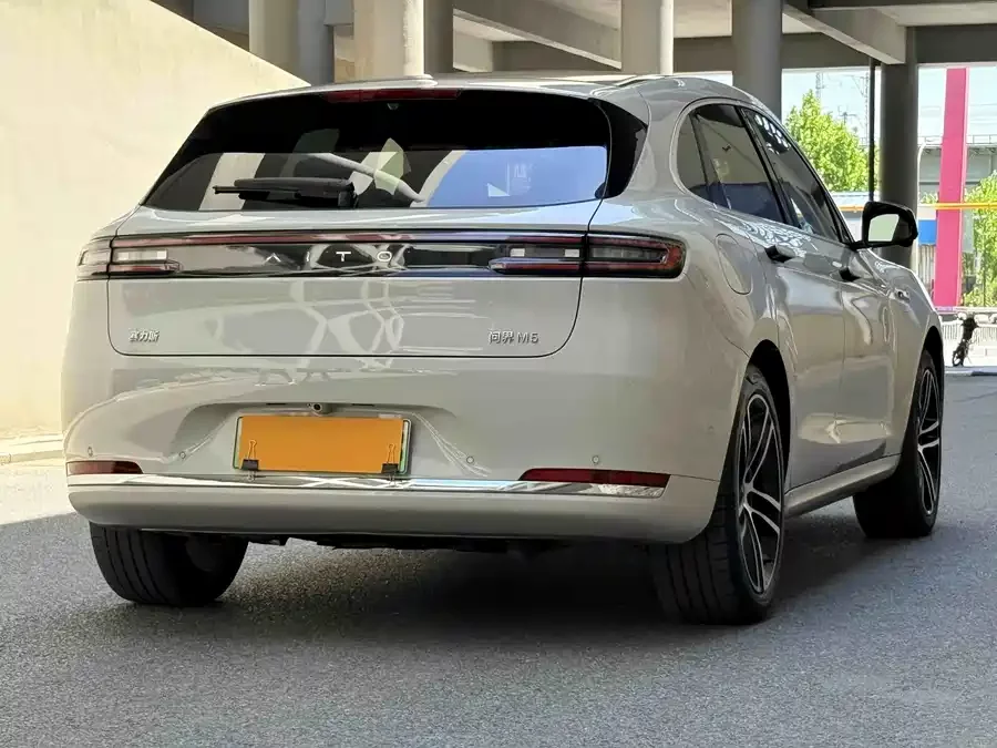 AITO Wenjie M5