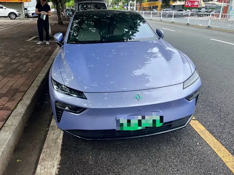 Dongfeng eπ007