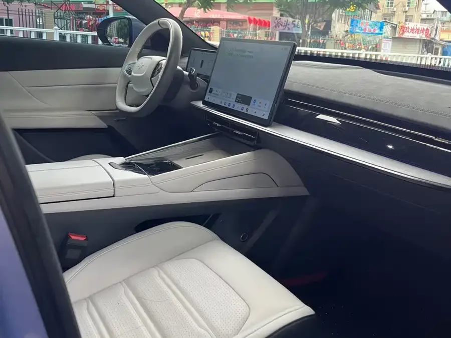 Dongfeng eπ007