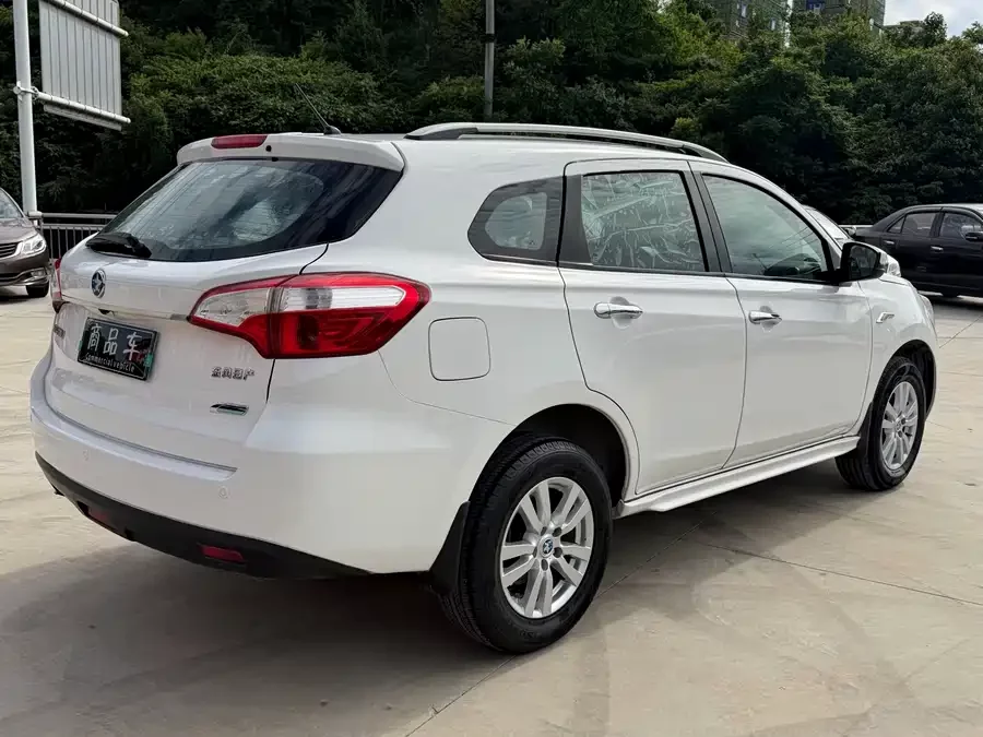 Venucia T70