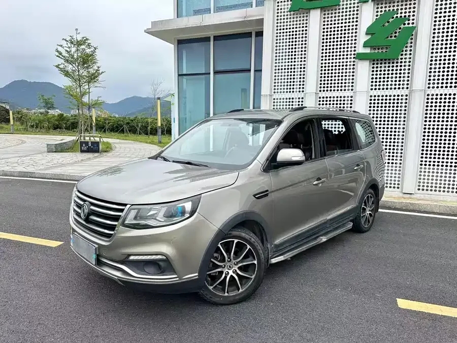 Dongfeng Fengxing SX6