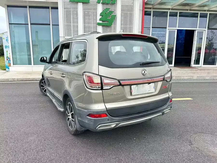 Dongfeng Fengxing SX6