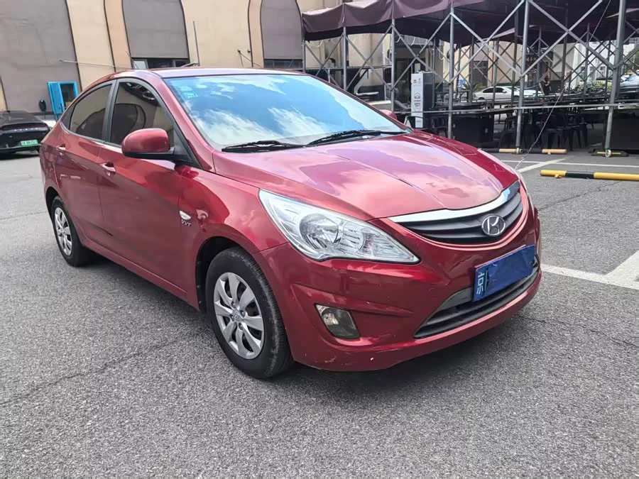 Hyundai Rena