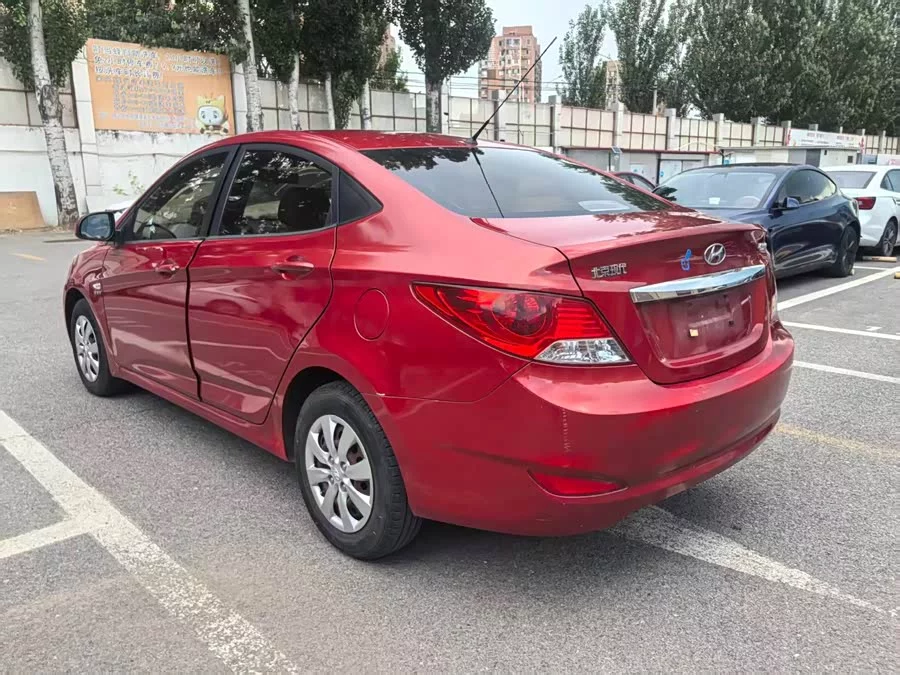Hyundai Rena