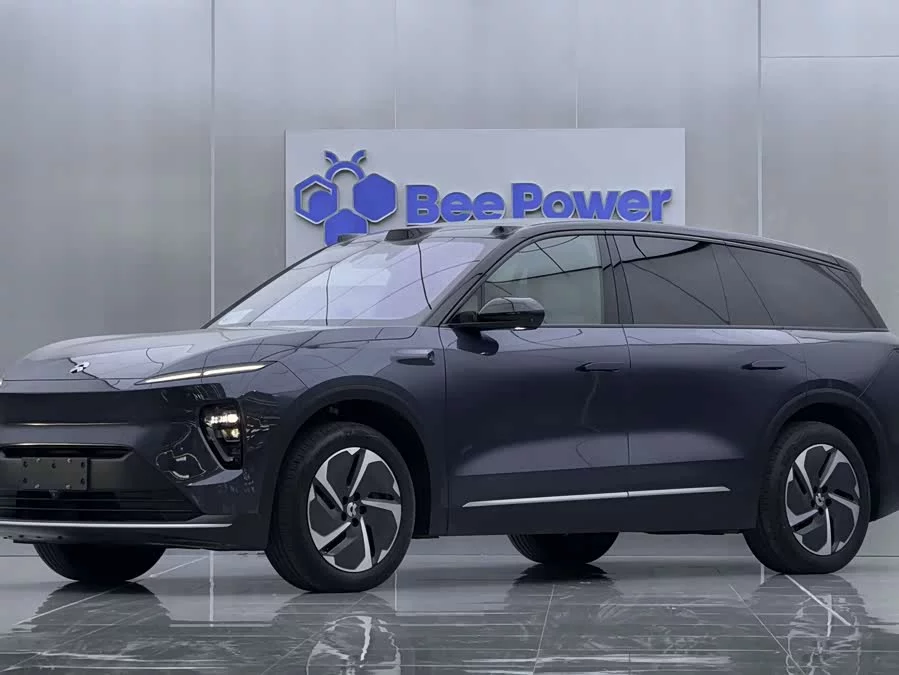 NIO ES8