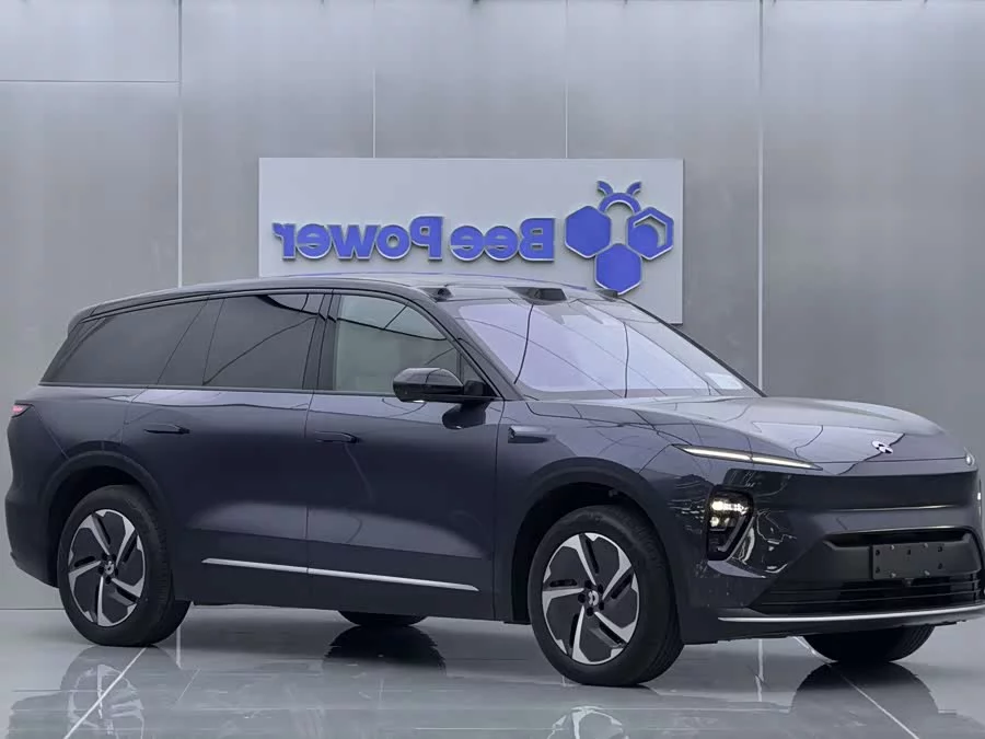 NIO ES8