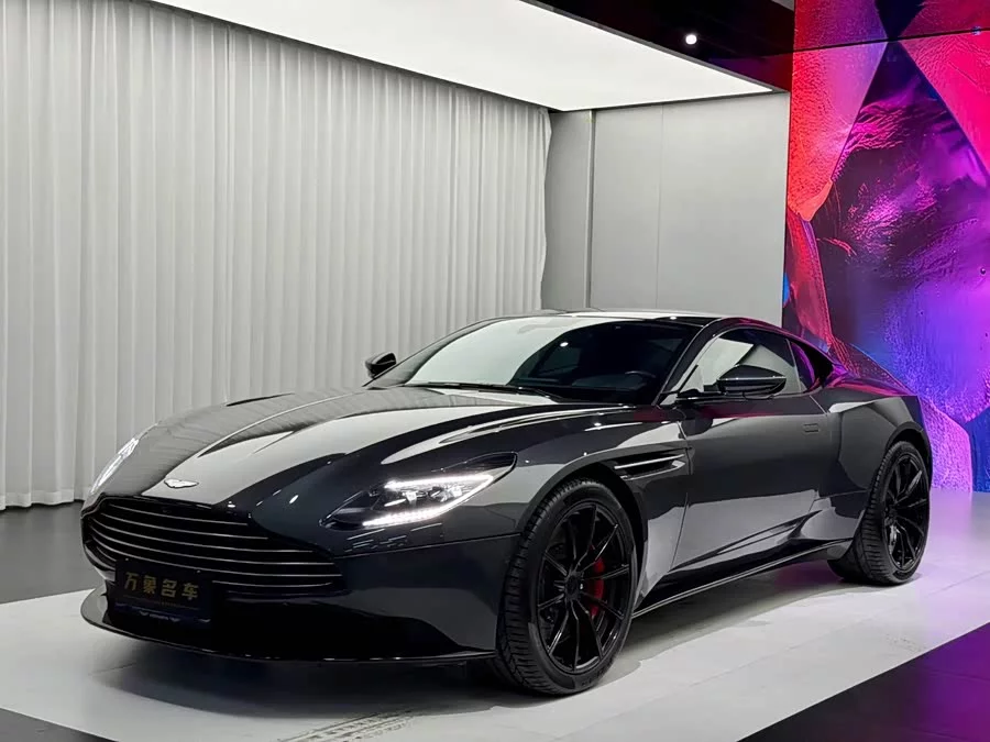 Aston Martin DB11
