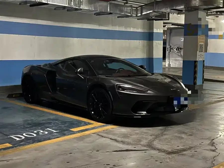 McLaren GT