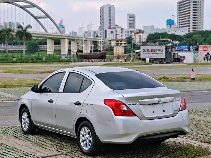 Nissan Sunny