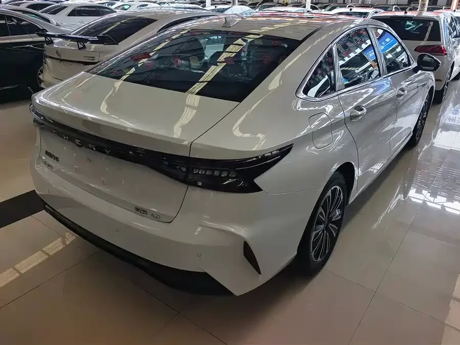 Chery Fengyun A8